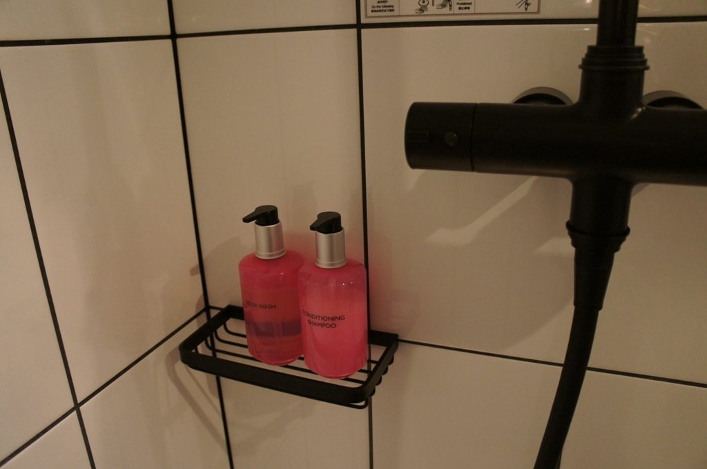 シャワールーム