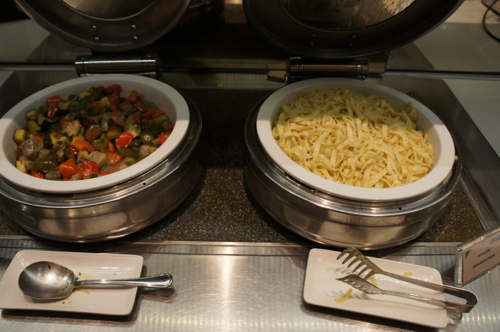 パスタと野菜のおかず