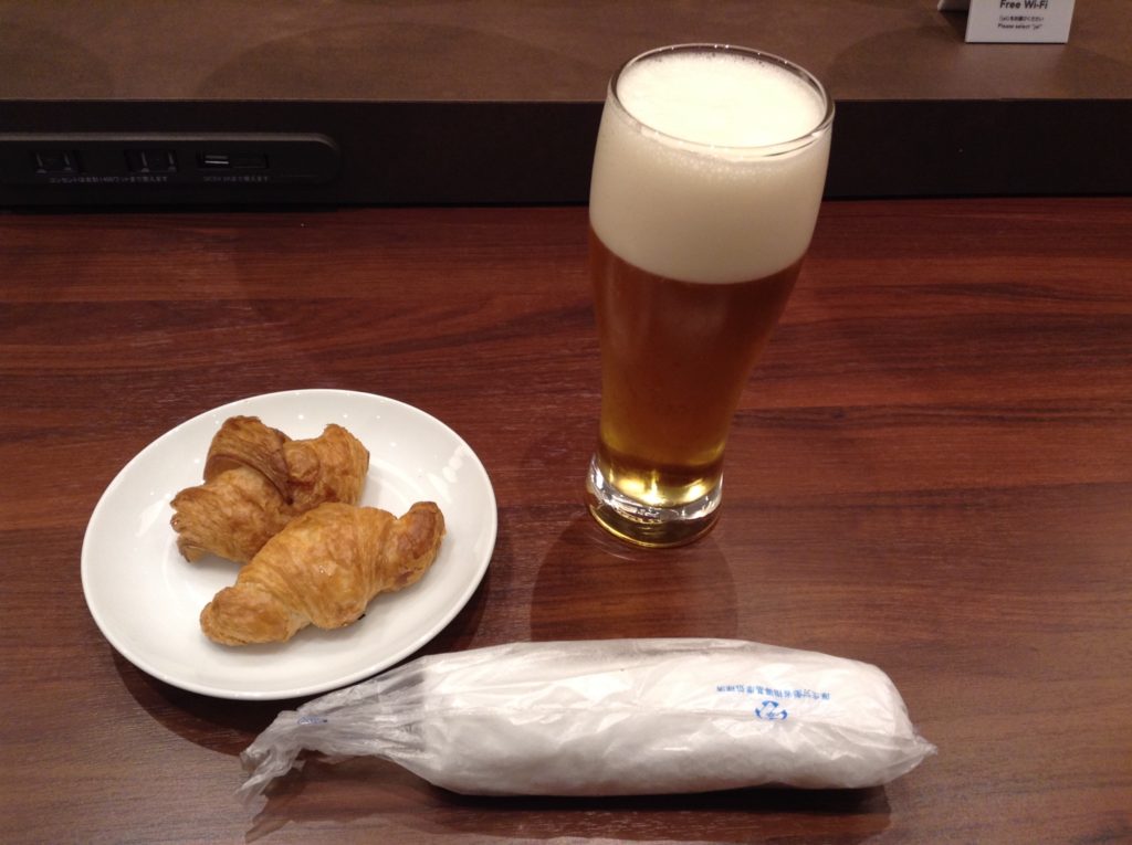 ビールとクロワッサン