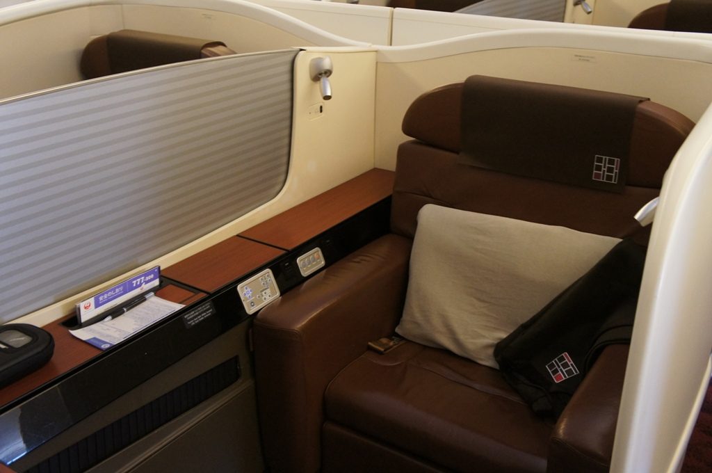 ファーストクラス座席