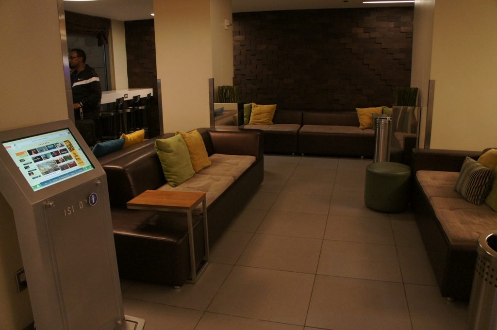 エレメントロビー