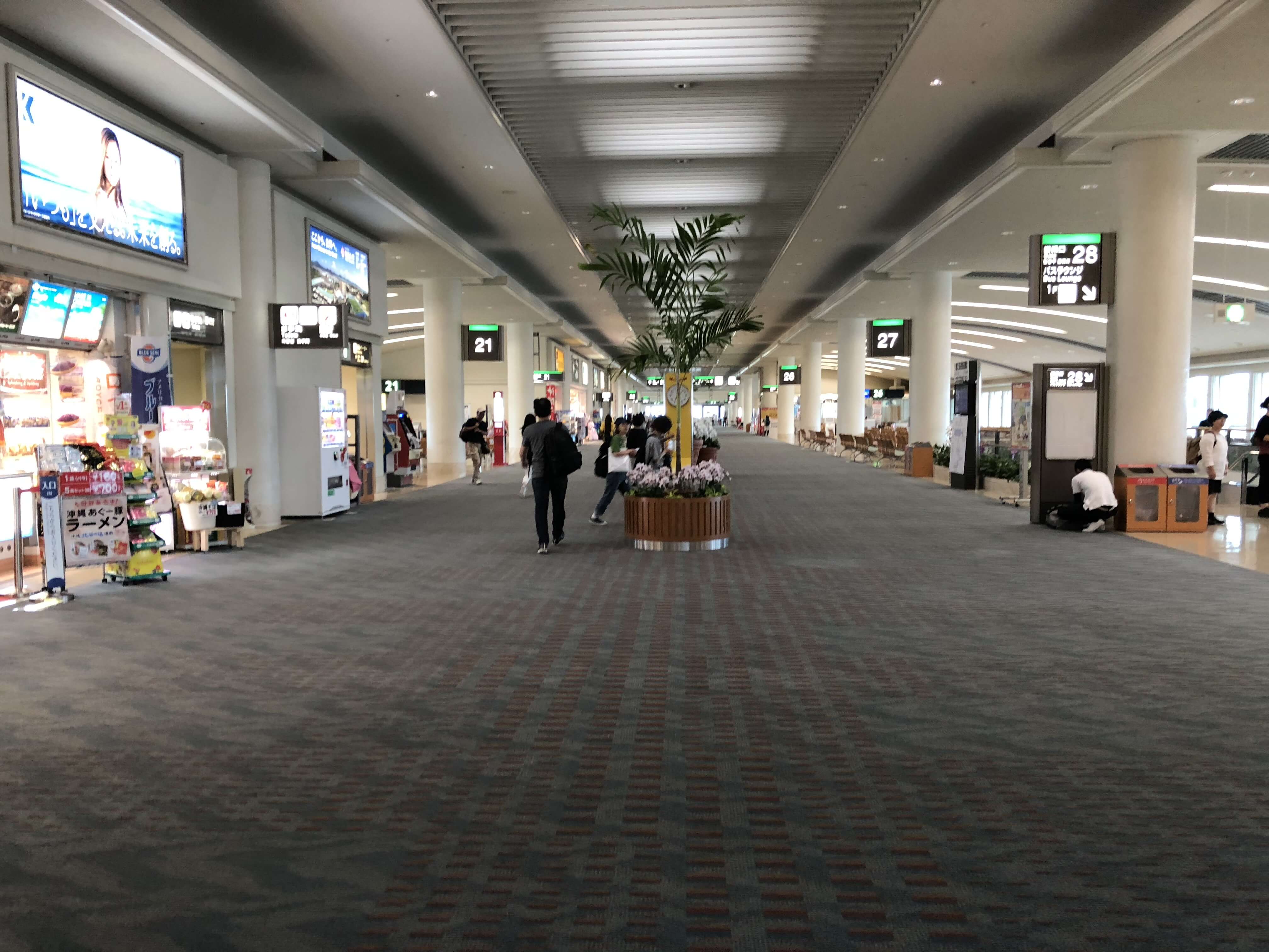 那覇空港出発ロビー
