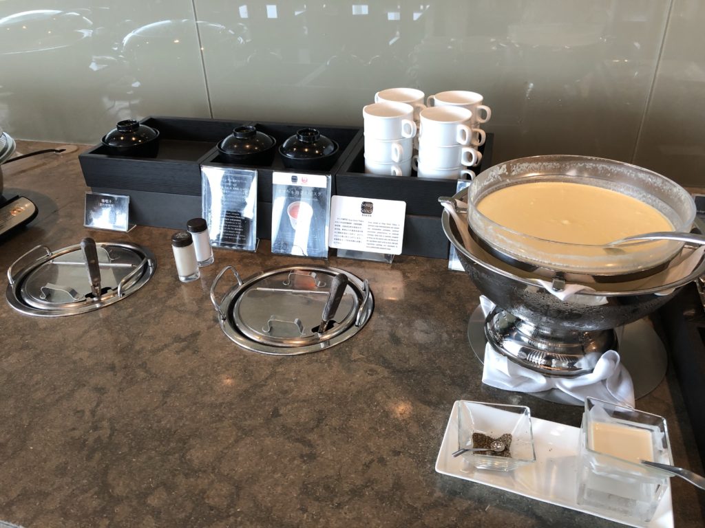 ファーストラウンジフード