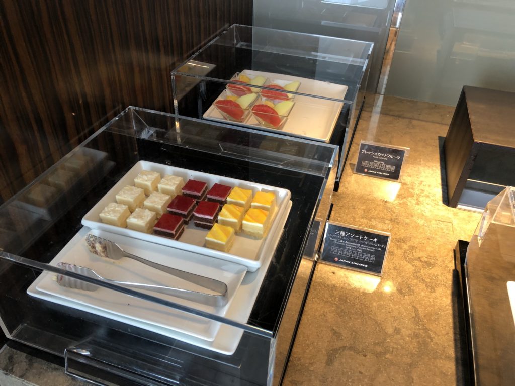 ファーストラウンジフード