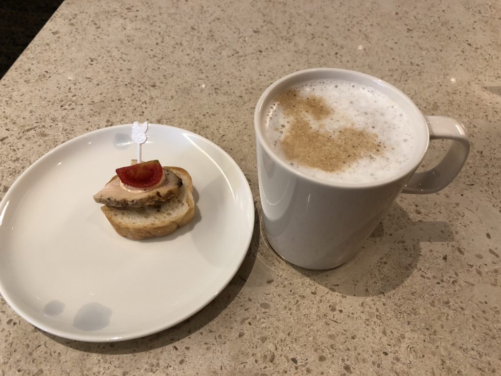 キャセイラウンジ食べたもの