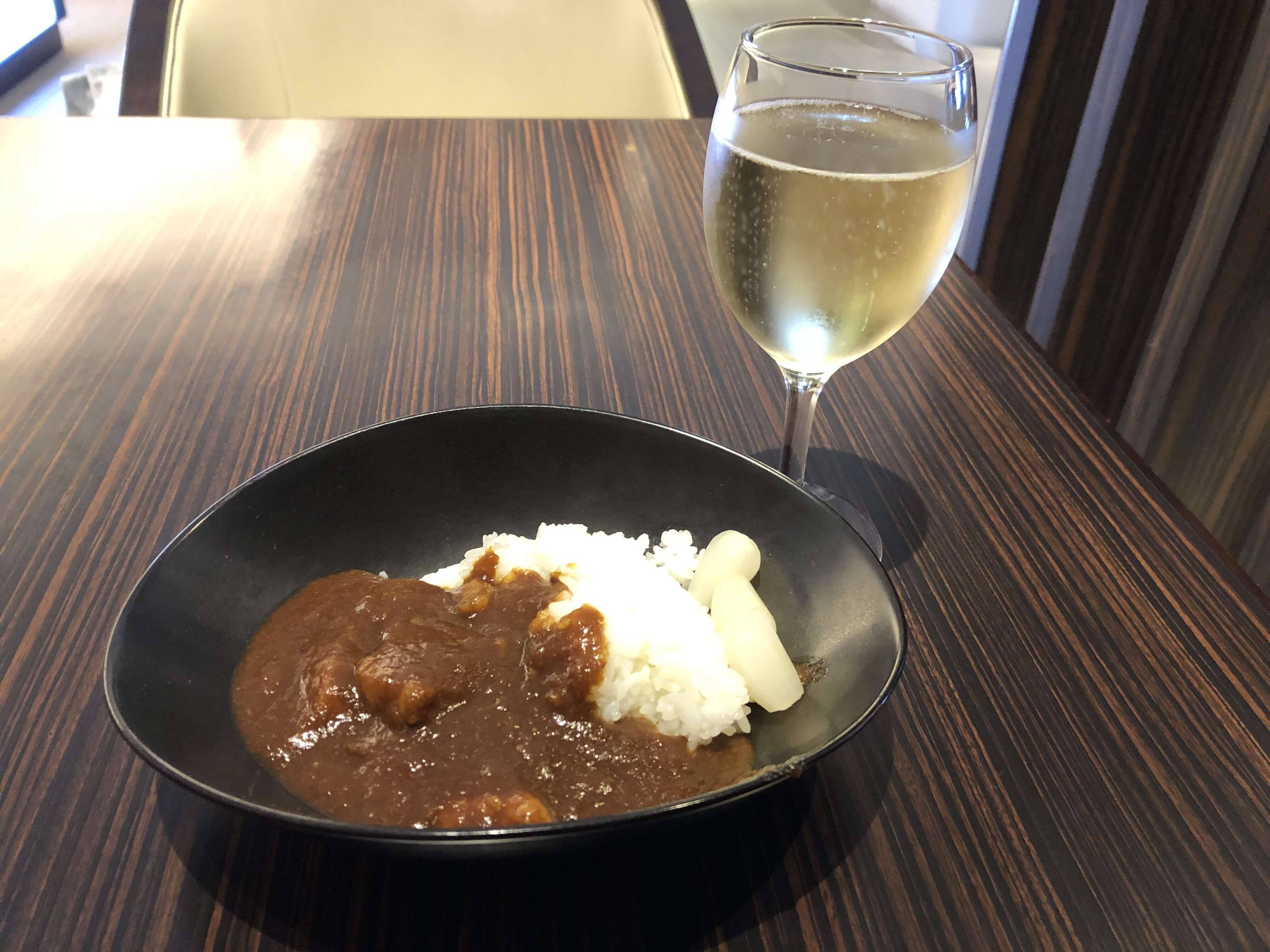 カレーとシャンパン