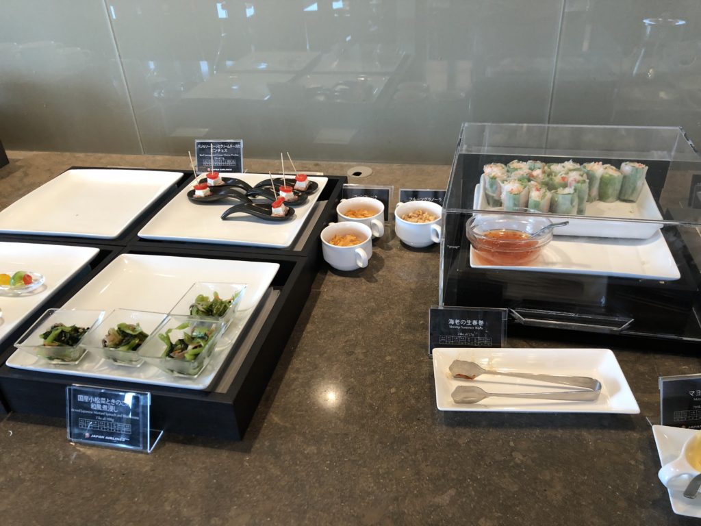 JALファーストクラスラウンジ生春巻き