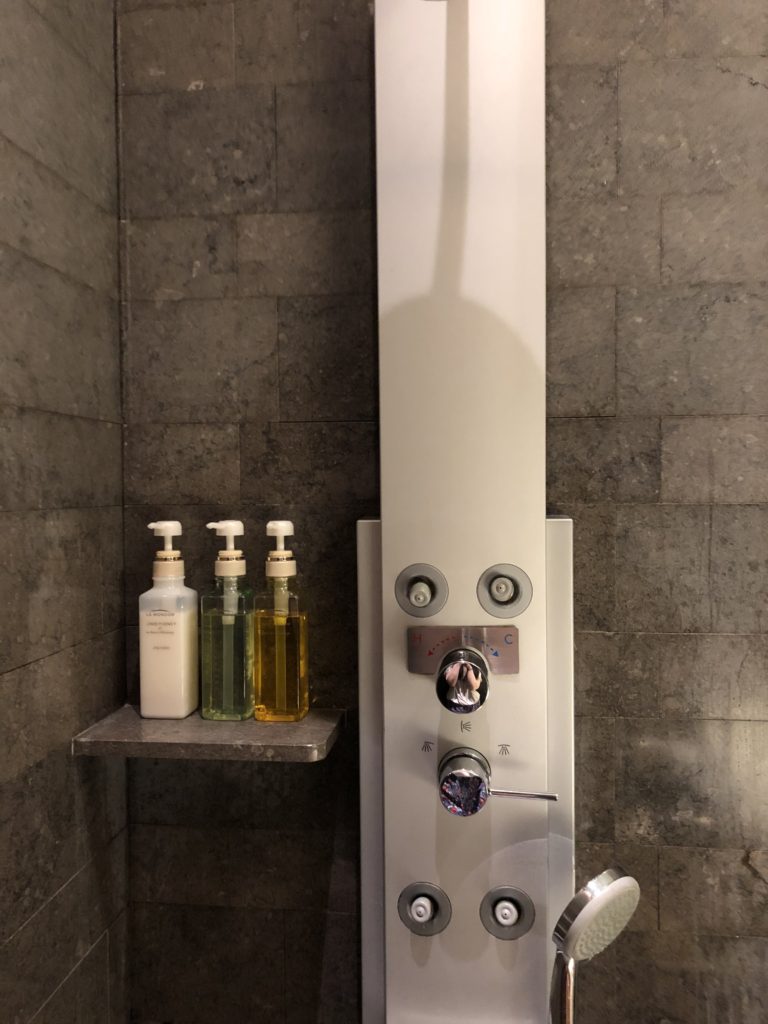 JALファーストクラスラウンジシャワールーム