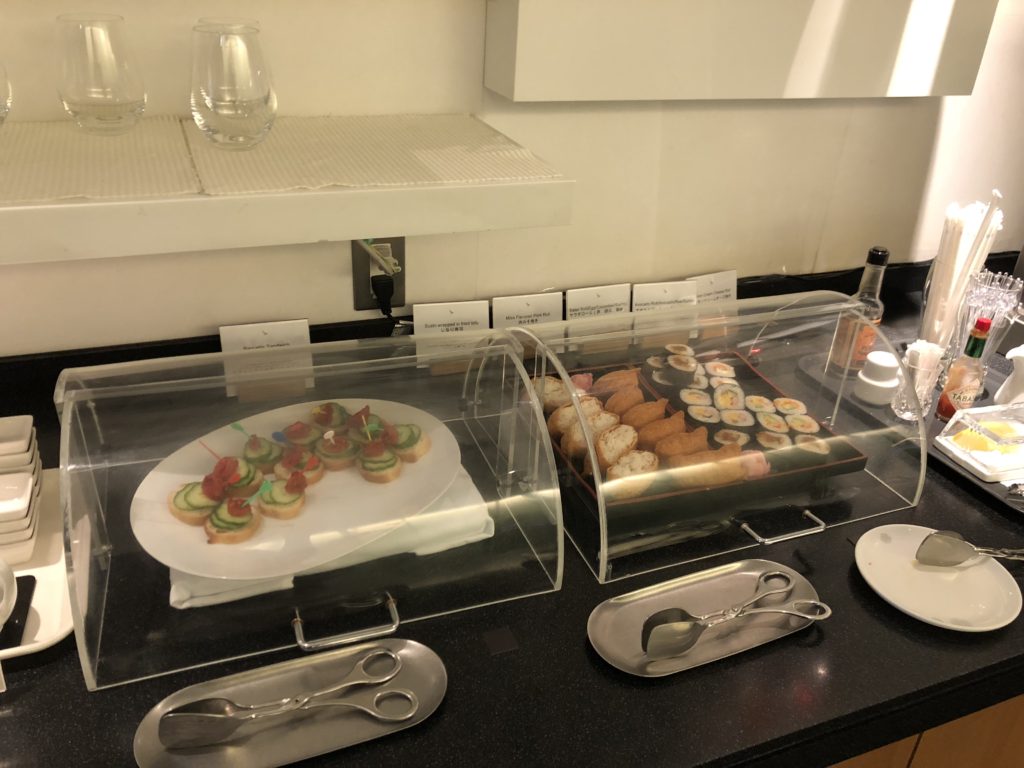 キャセイラウンジ食べ物