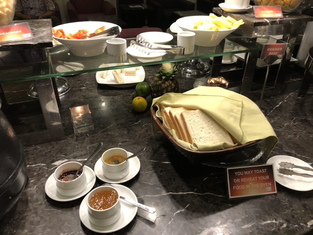 クラブマニラ食べ物