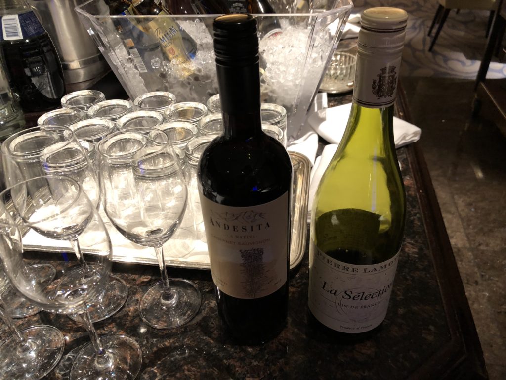 クラブラウンジのワイン