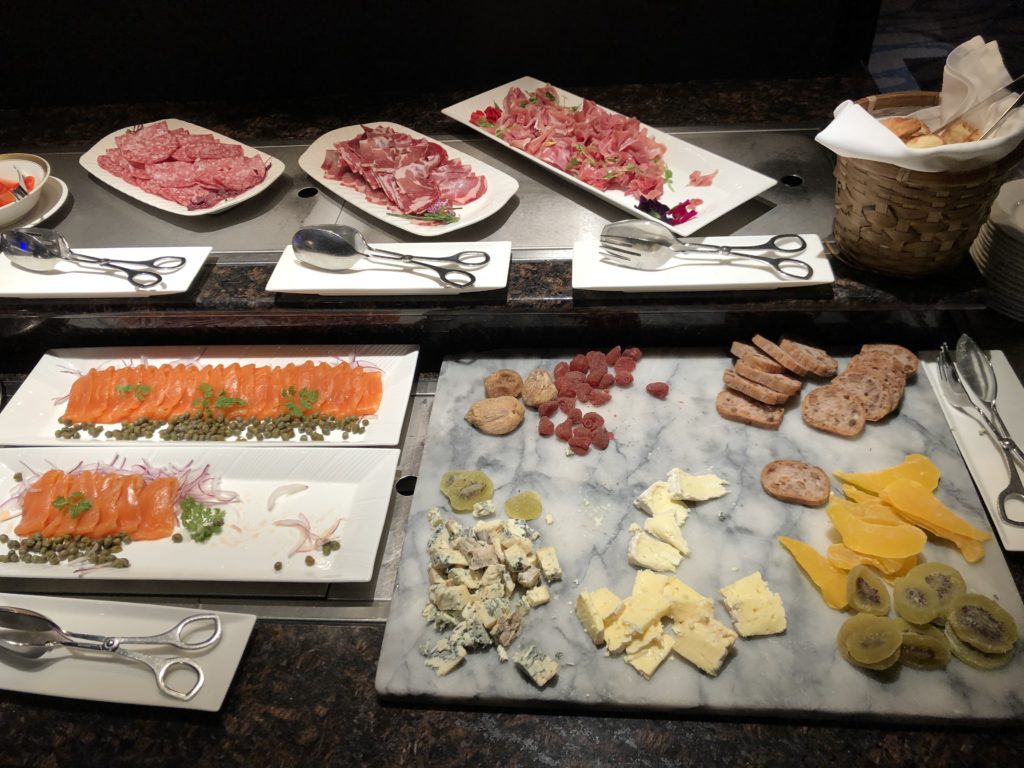 クラブラウンジの食べ物