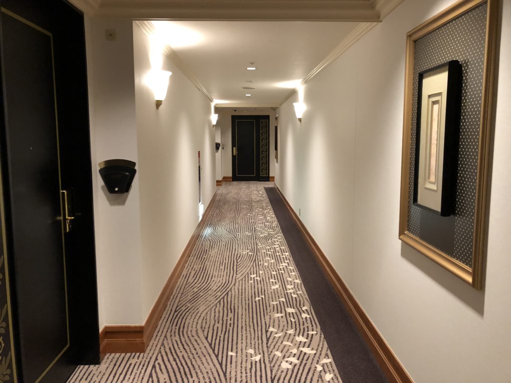 ウェスティンホテル大阪廊下