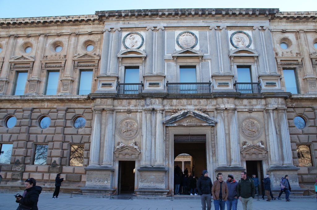 カルロス5世宮殿