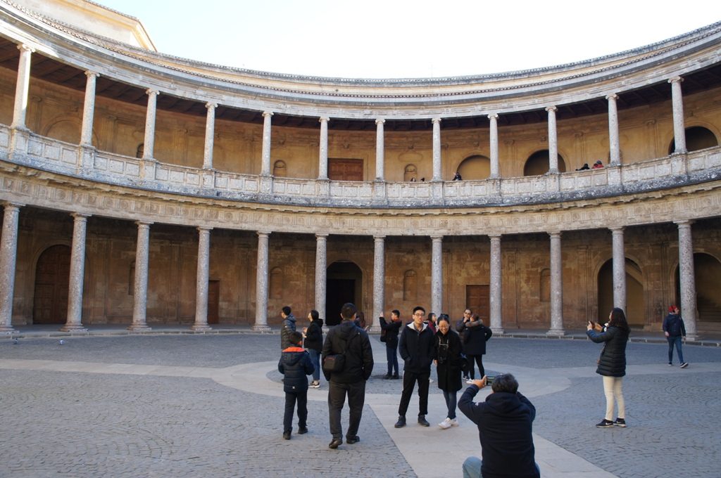 カルロス5世宮殿