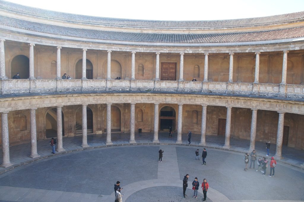 カルロス5世宮殿