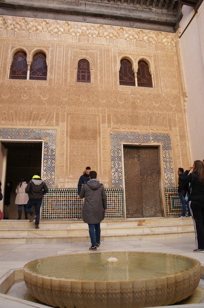 メスアールの中庭