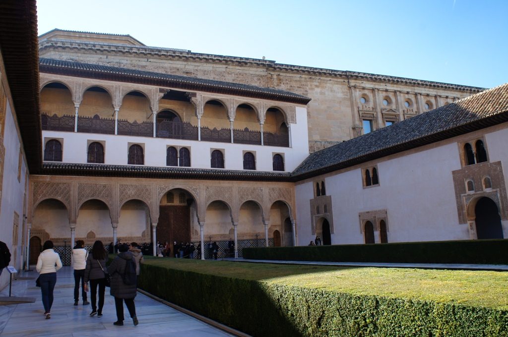 アラヤネスの中庭