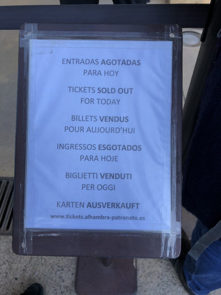 チケット売り切れの看板