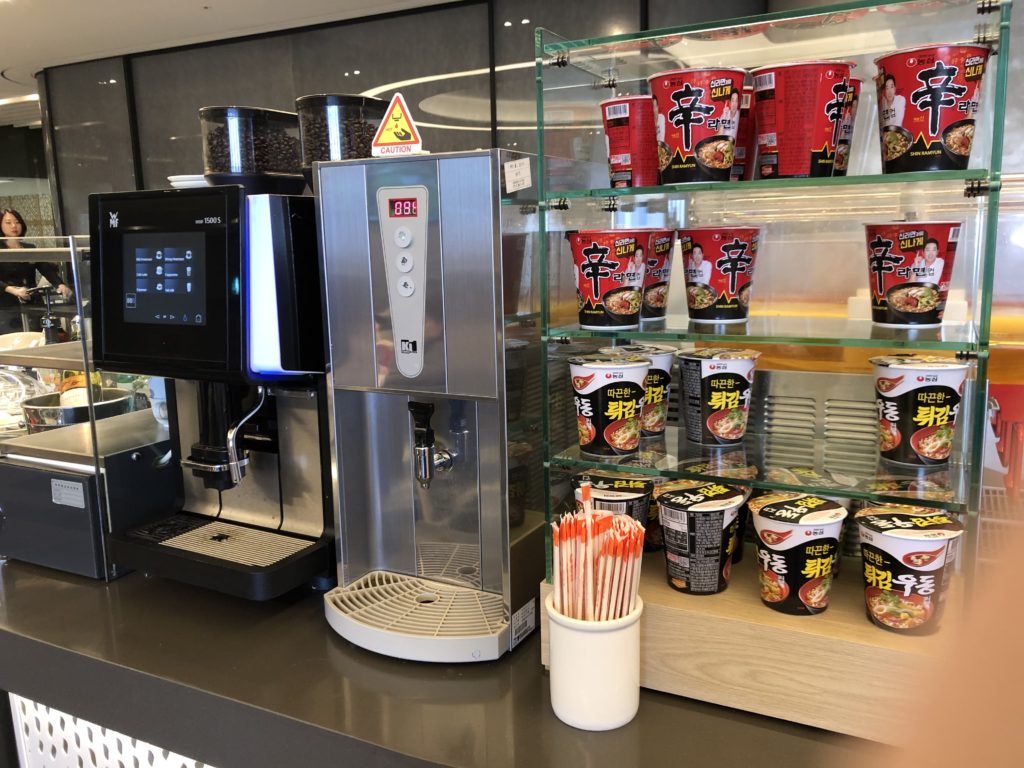 KAL KOUNGE　ラーメン