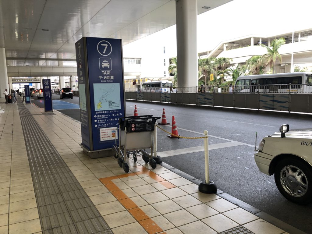 那覇空港タクシー乗り場