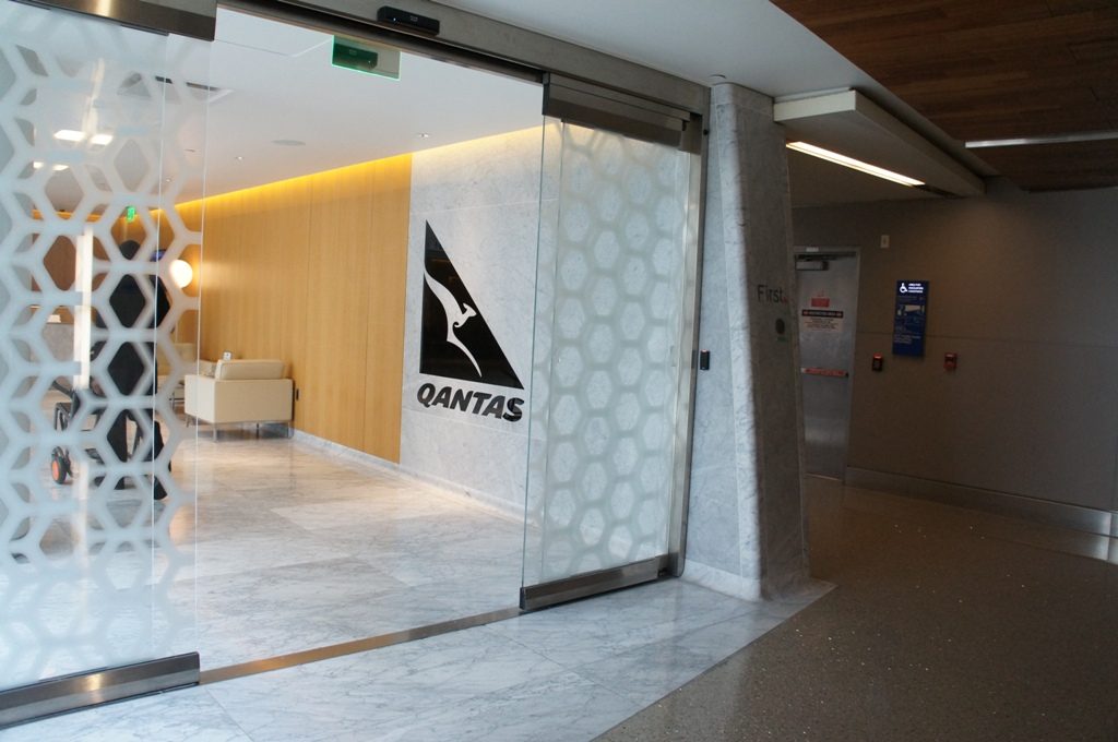 カンタスファーストラウンジ