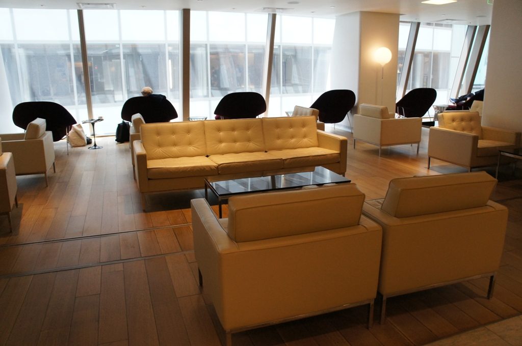 カンタスファーストラウンジ