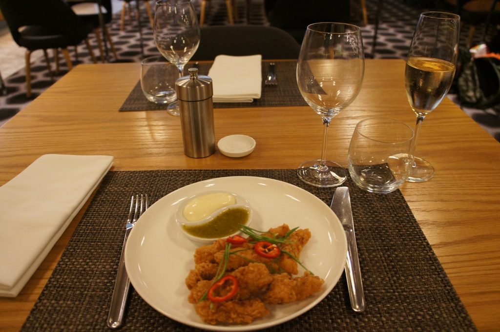 カンタスファーストラウンジ食べたもの