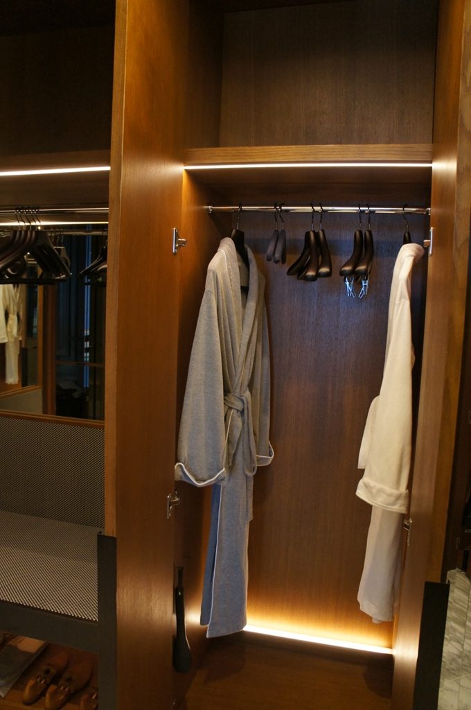 ローズウッド香港クローゼット
