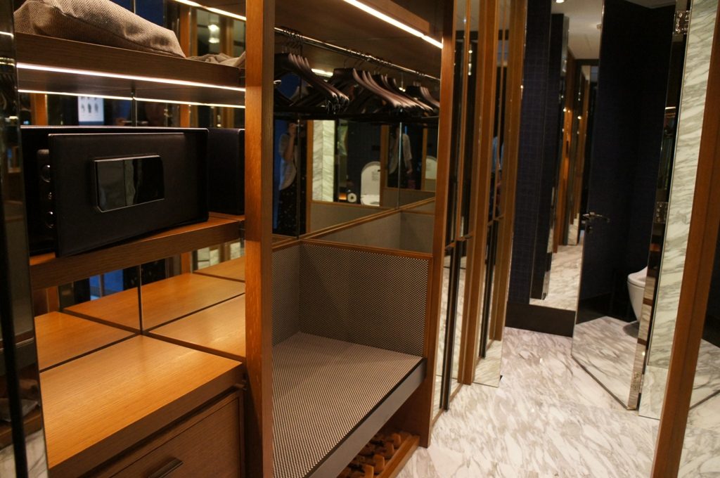 ローズウッド香港クローゼット