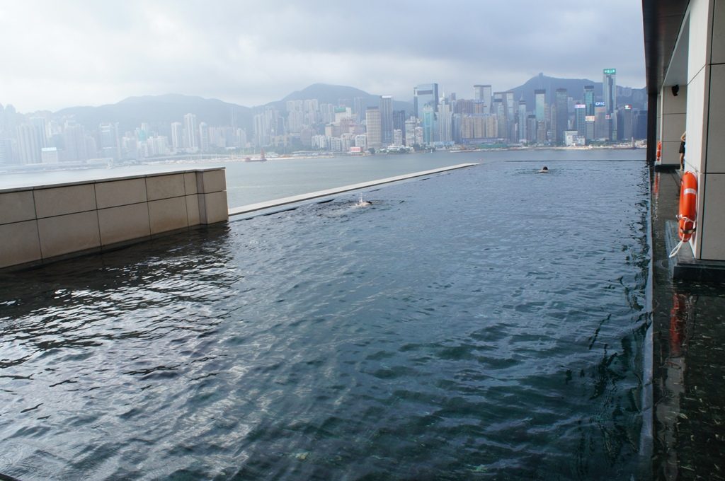 ローズウッド香港プール