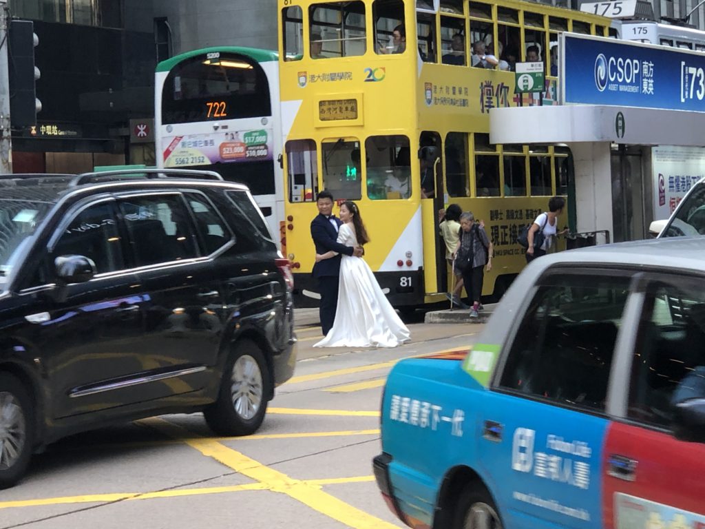 写真撮影している人