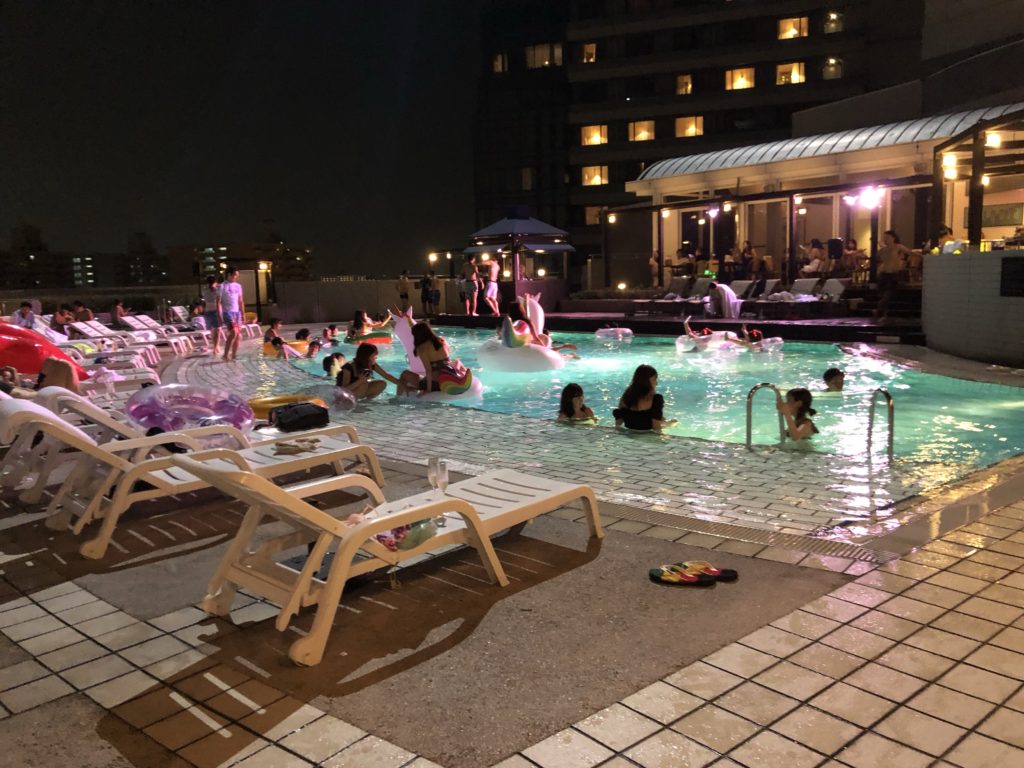 ハイアットリージェンシー大阪ナイトプール