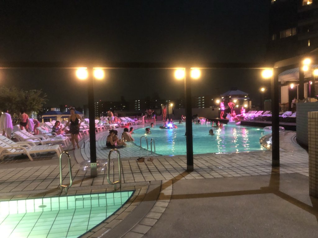 ハイアットリージェンシー大阪ナイトプール