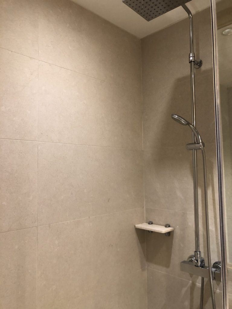 インターブルゴシャワールーム