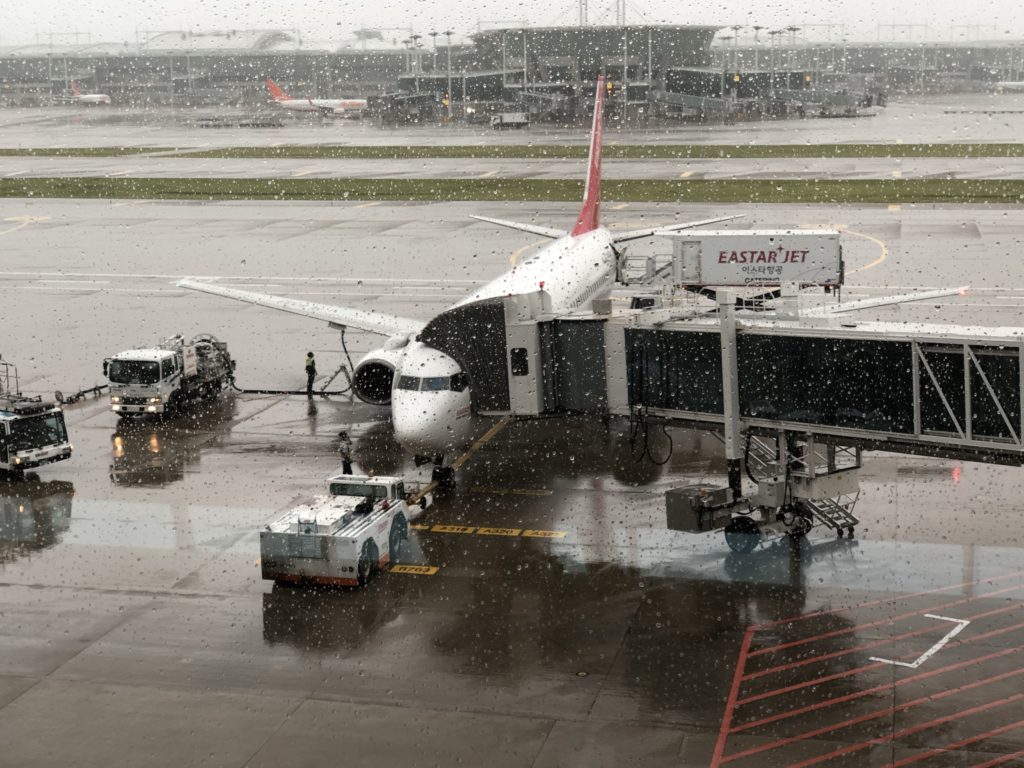 イースター航空飛行機