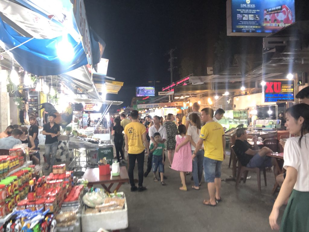 ナイトマーケット