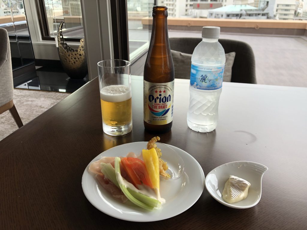 沖縄ハーバービューホテルカクテルタイム食べたもの