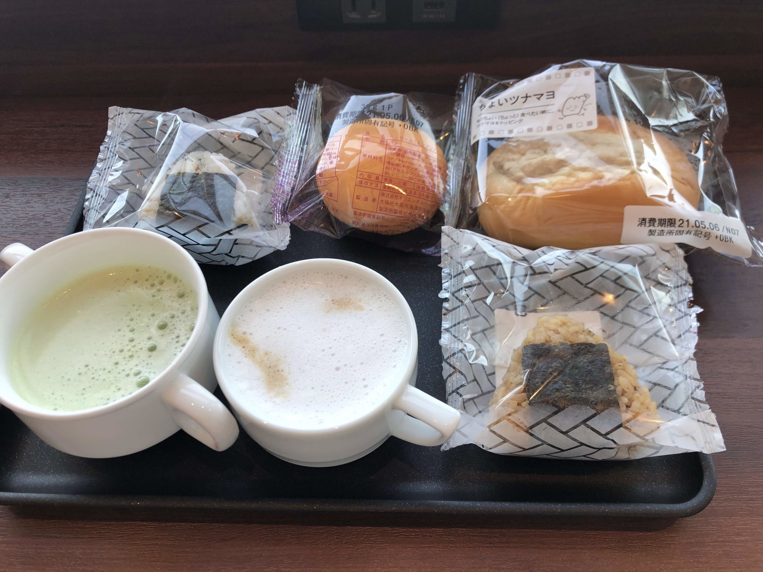 伊丹空港JALダイヤモンドプレミアラウンジ食べたもの