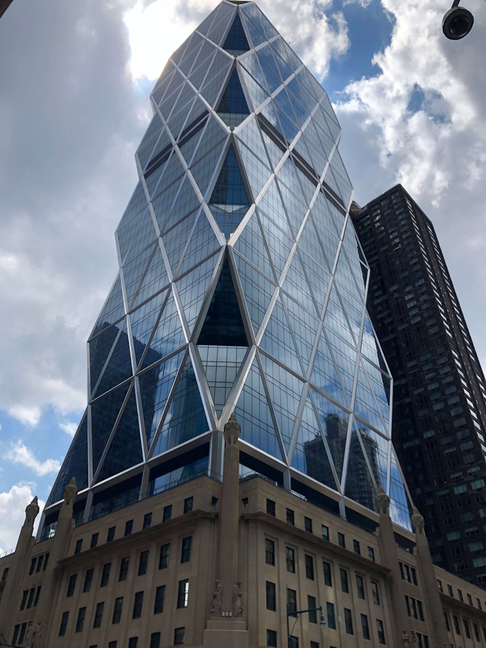 かっこいいビル