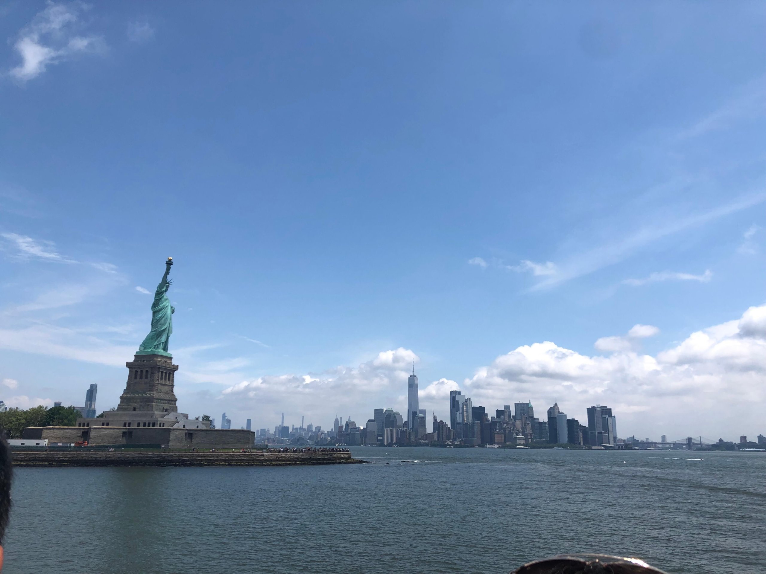 自由の女神とマンハッタン