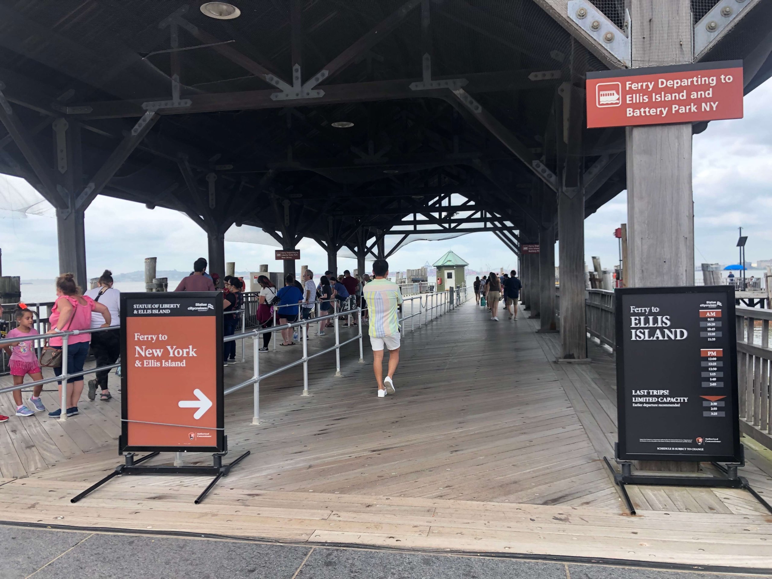 フェリー乗り場