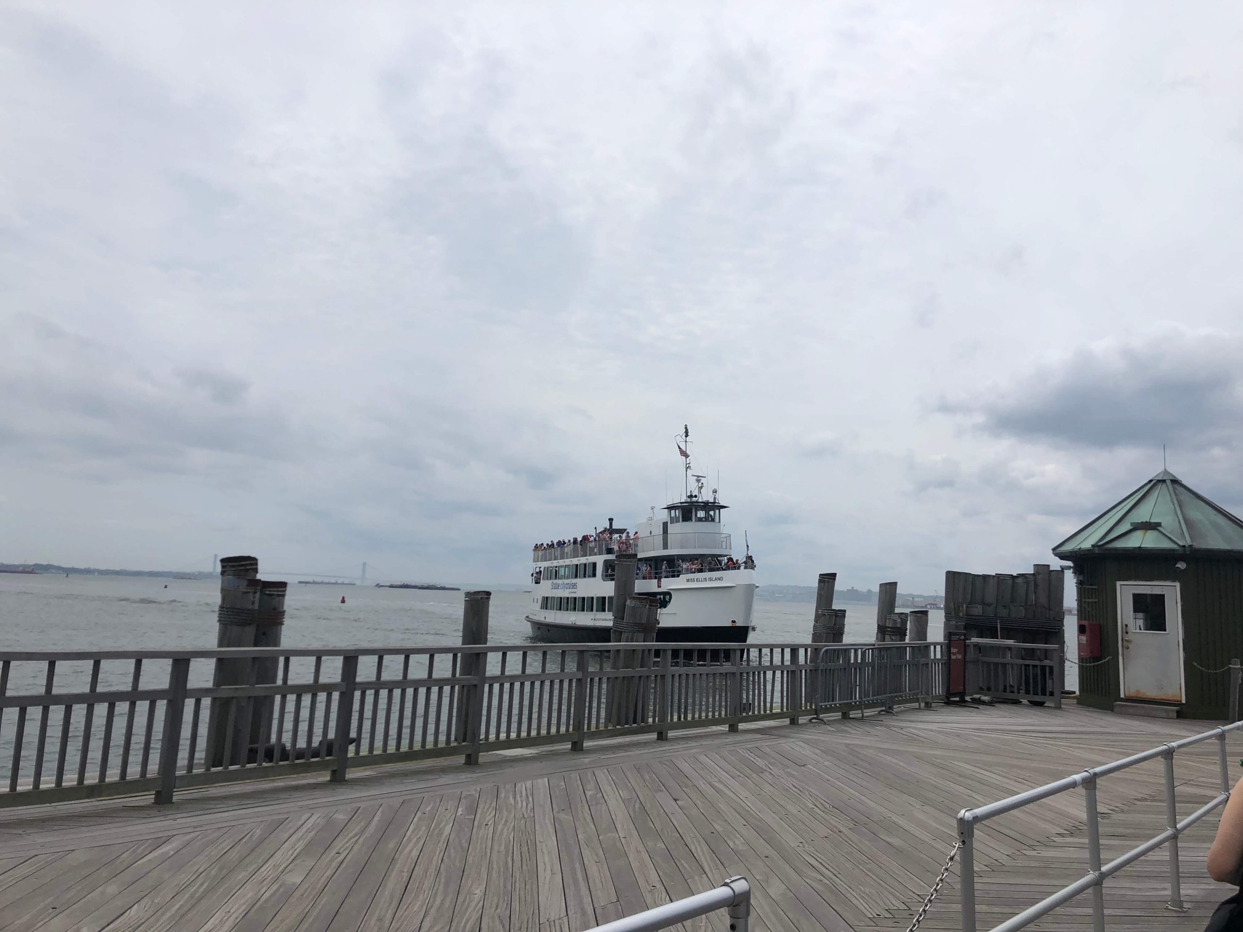 フェリー乗り場