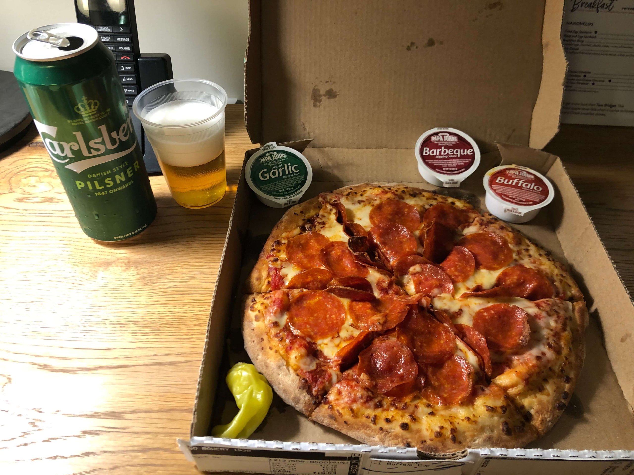 パパジョーンズピザで夕食