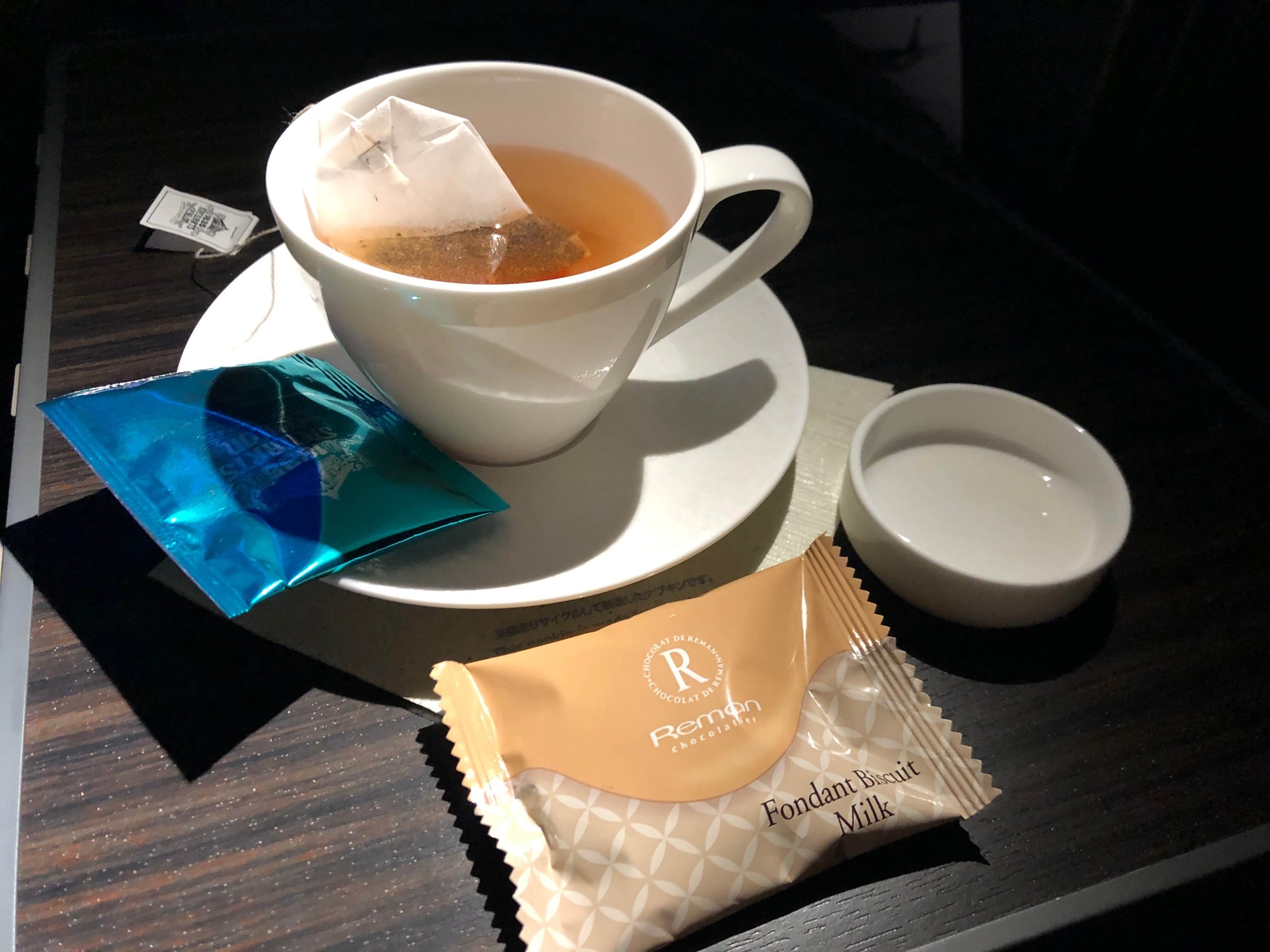 紅茶とクッキー