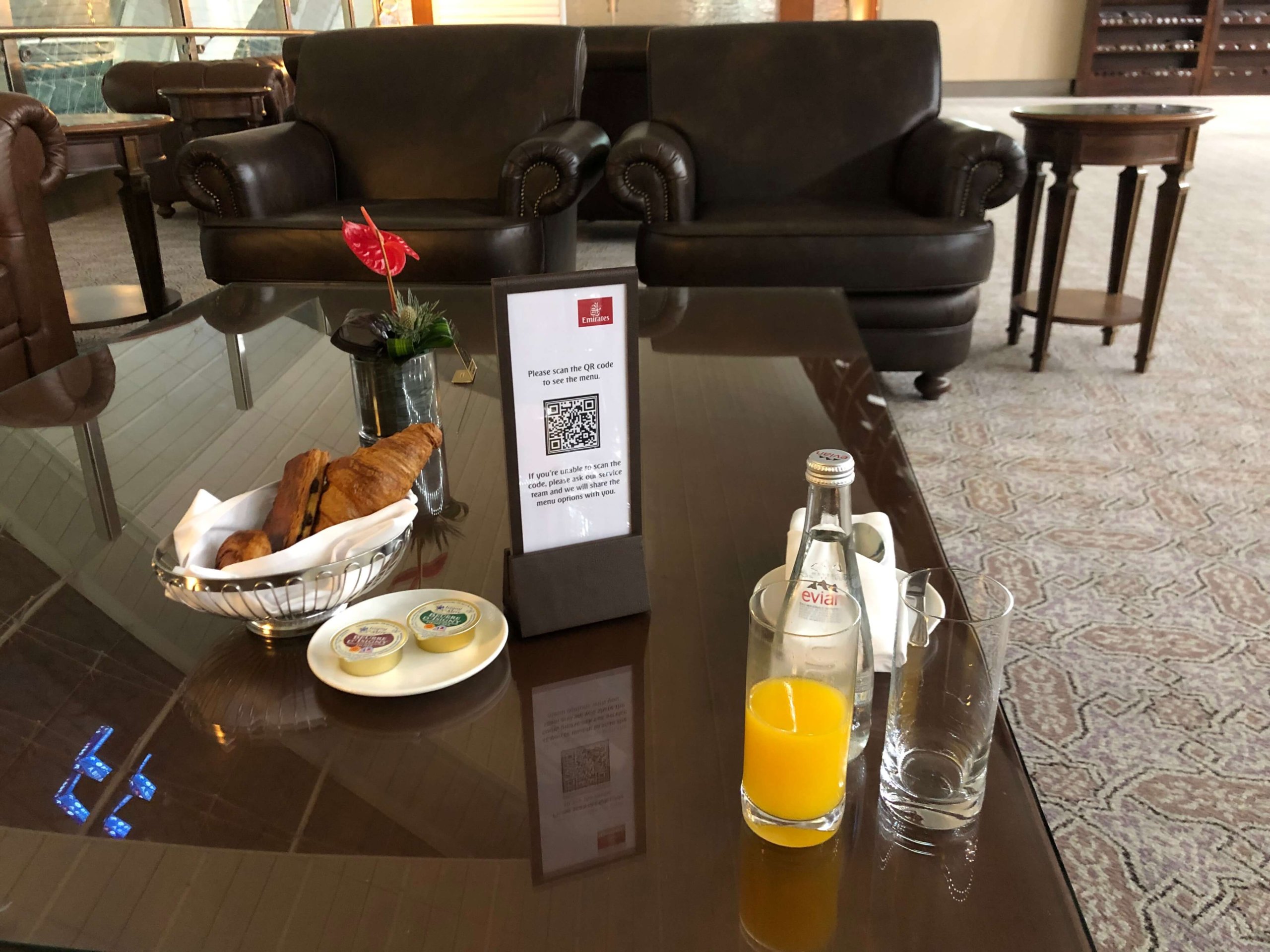 エミレーツ航空・ファーストクラスラウンジドリンク