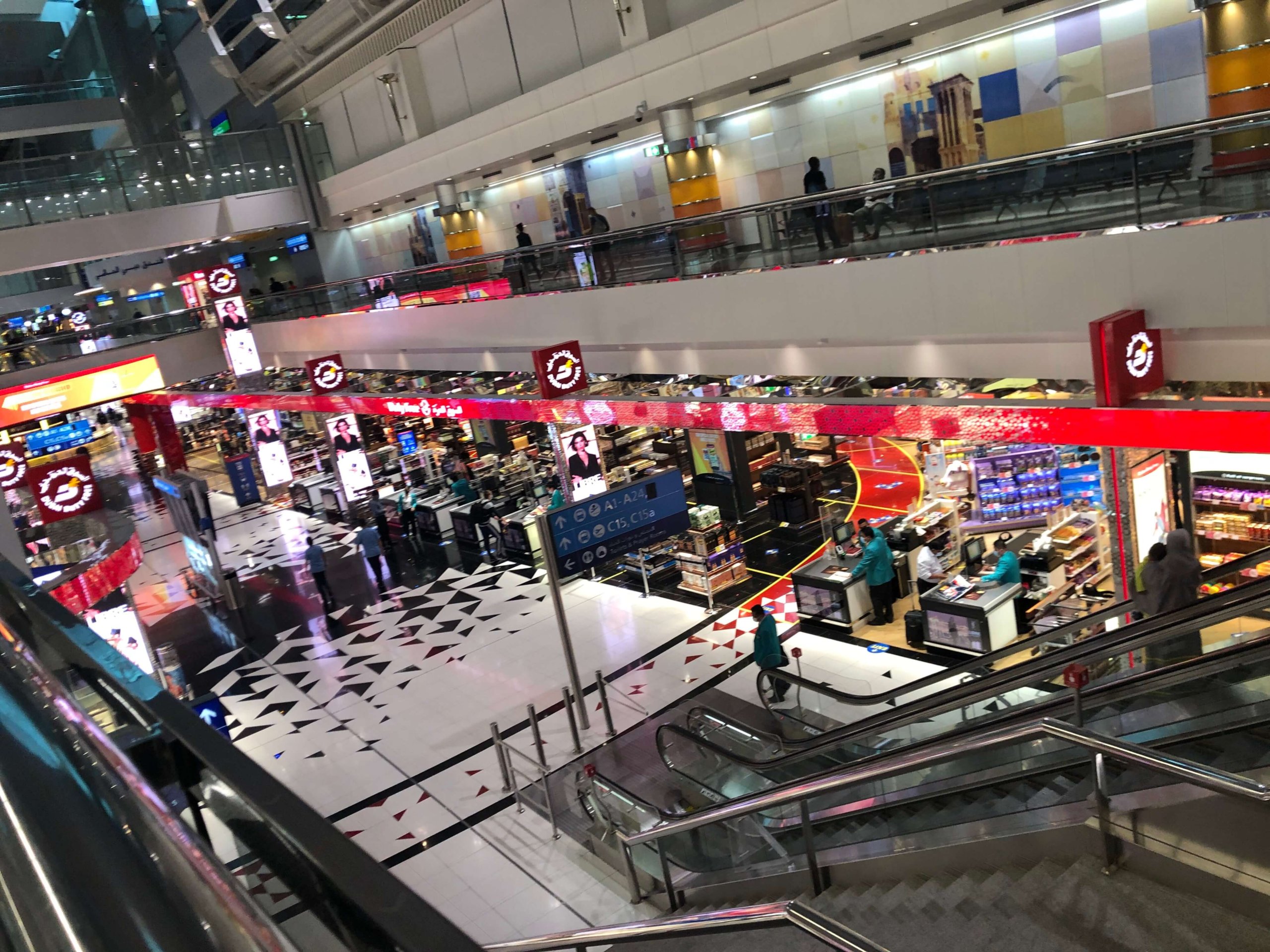 ドバイ国際空港・免税店
