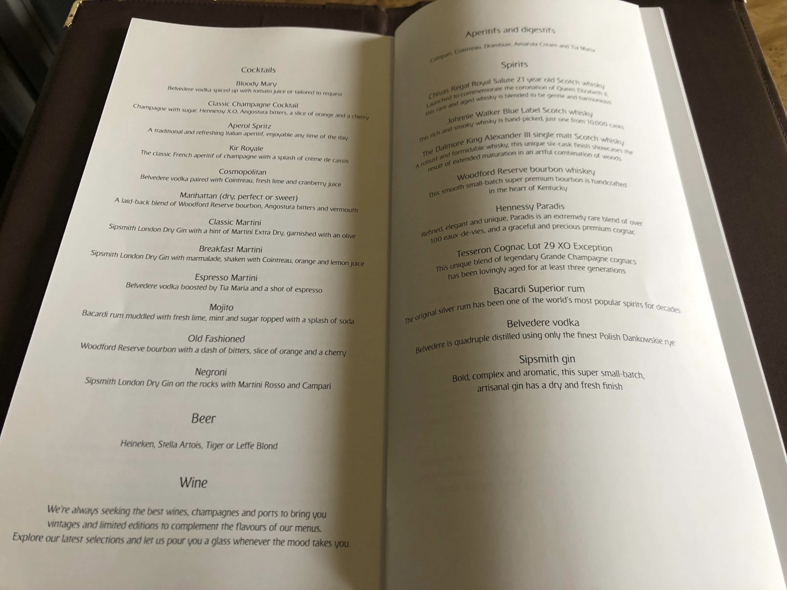 エミレーツ航空・ファーストクラスメニュー