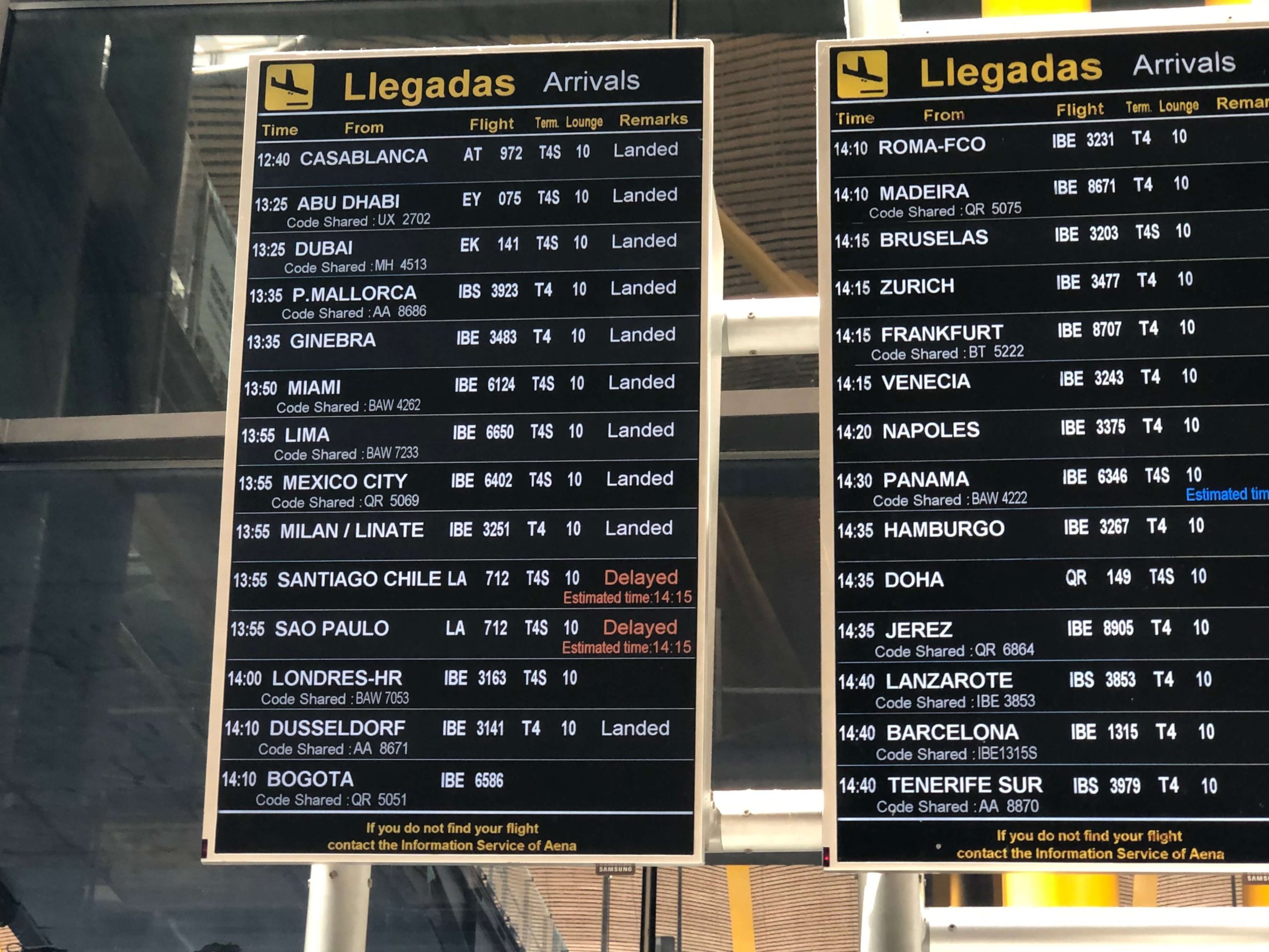 バラハス国際空港・到着掲示板