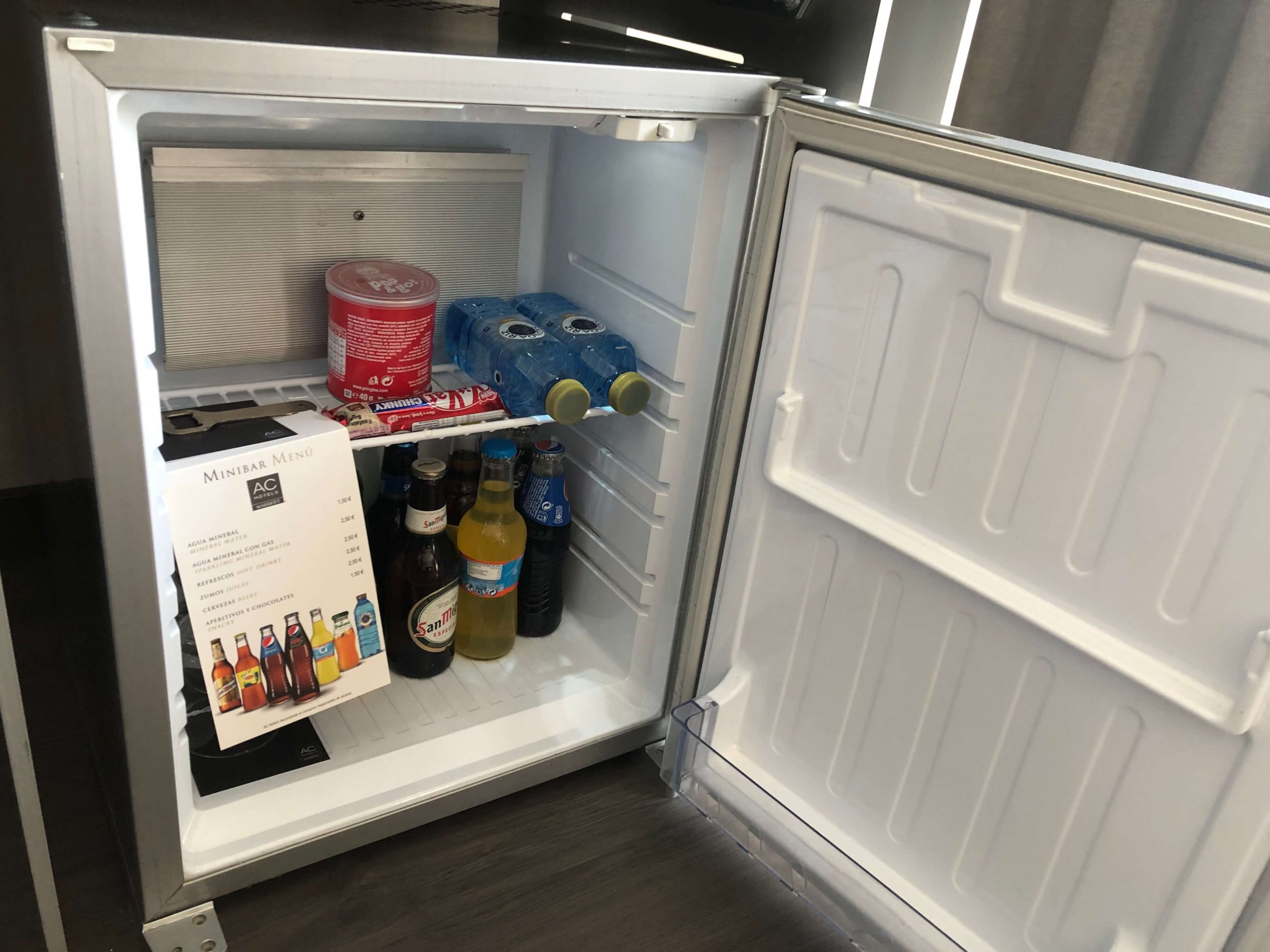 ACホテル・アトチャ・冷蔵庫